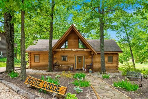 Moose Lodge w/HotTub - main image