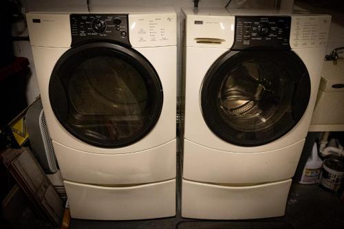 Marlin's Palm Oasis - Beach House, Amazing Pool, BBQ Area