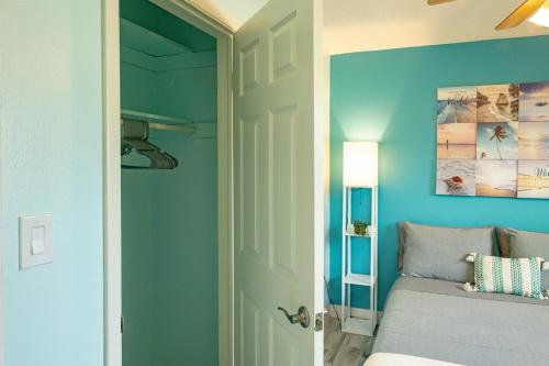 Marlin's Palm Oasis - Beach House, Amazing Pool, BBQ Area