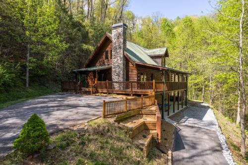 New Listing! Lakeview Lodge - 5 Bed, 4 Bath - Hot Tub