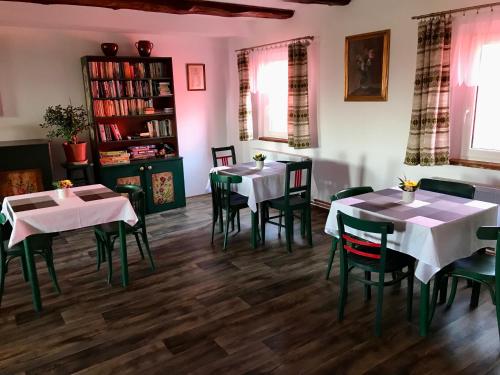 共用Lounge/電視區, Bendovský dvůr (Bendovsky dvur) in 普魯洪尼斯