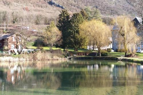 View, La dependance du chateau de Triviers. in Challes-les-Eaux