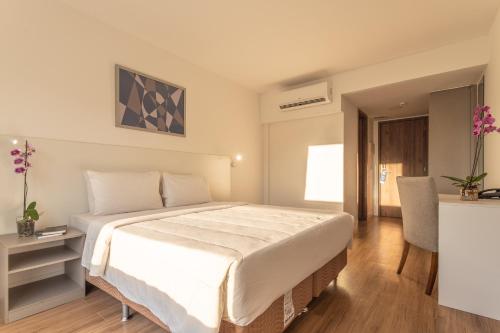 ATH Hotel - Americas Townhouse