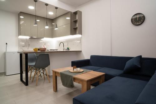 Lenorman Apartments, Ateny