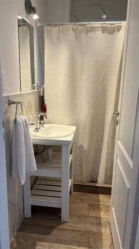 One-Bedroom House image 10