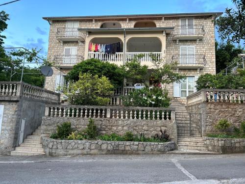 Lazarus Bigova apartments in Bigova