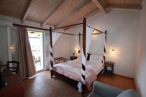 Triple room, deluxe