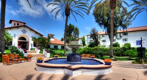 604 Gorgeous Renovated Condo, Steps to Omni Spa, Golf, Tennis, PFC & Exclusive Building Pool in Encinitas, USA