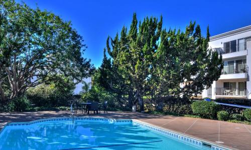 604 Gorgeous Renovated Condo, Steps to Omni Spa, Golf, Tennis, PFC & Exclusive Building Pool in Encinitas, USA