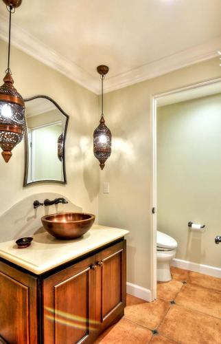 604 Gorgeous Renovated Condo, Steps to Omni Spa, Golf, Tennis, PFC & Exclusive Building Pool in Encinitas, USA