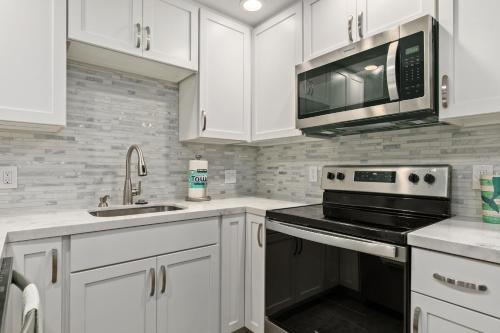 617 Just Listed - Fresh, Free Wifi and Parking 617 in Encinitas, USA