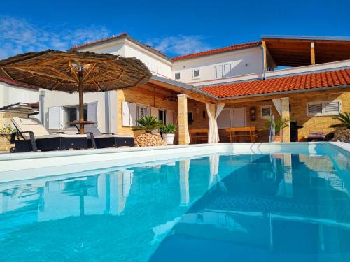 Villa Leonie - Accommodation - Debeljak