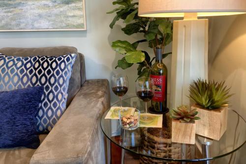 631 Remodeled La Costa Retreat steps from the Resort Spa, PFC and Golf in Encinitas, USA