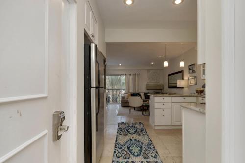 633 Top Floor Corner Condo inside the gates of the Resort in Encinitas, USA