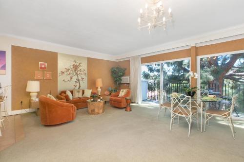 642 Classic Studio in Cortez Building - Beautiful Views of Torrey Pine and Golf Course 642 in Encinitas, USA