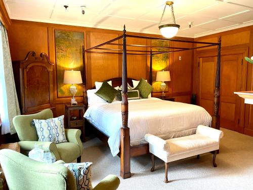 The Latch Inn in Sidney, Canada