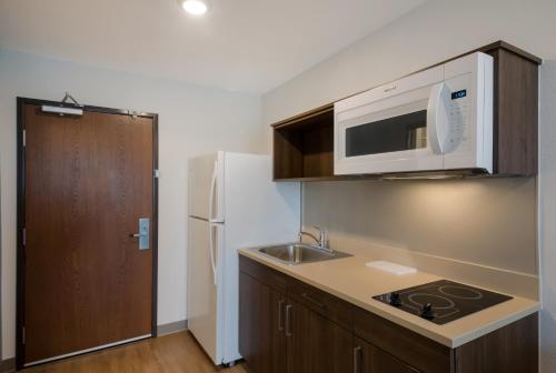 WoodSpring Suites Austin Central - image 2