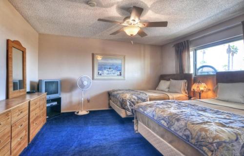 103A Steps to the Sand, Easy Access Ground Floor Unit in Oceanside, USA