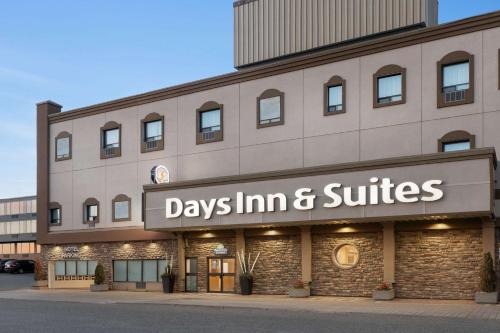 . Days Inn & Suites by Wyndham Sault Ste. Marie ON