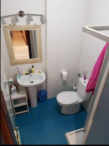 Private Room with Shared Bathroom