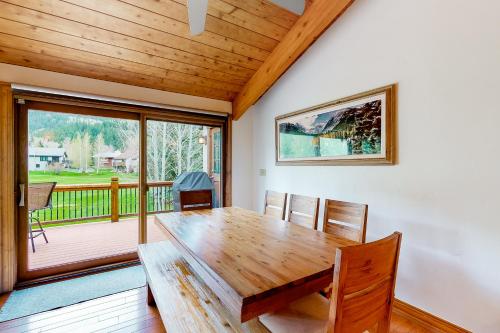 Mountain Gem in Avon, USA