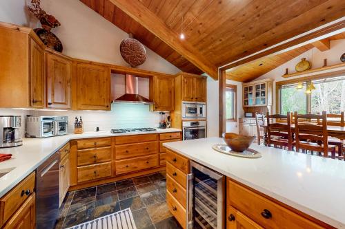 Mountain Gem in Avon, USA