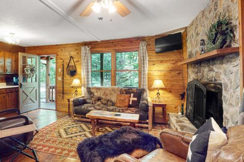 Simply Blue in Blue Ridge, USA