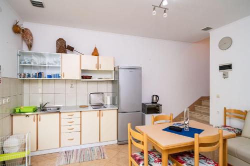 Apartment Zuljana 10233a