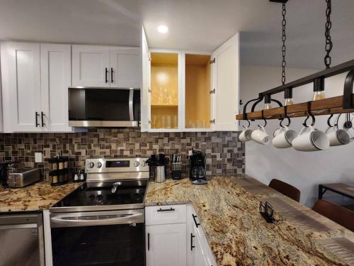 Classy & comfortable condo! in 希爾頓黑德島水濱