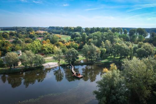 . ARK Village Liberland