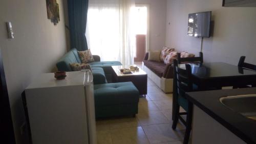 appartement vue sur piscine avec plage privee et aquaprck a hurghada en egypte