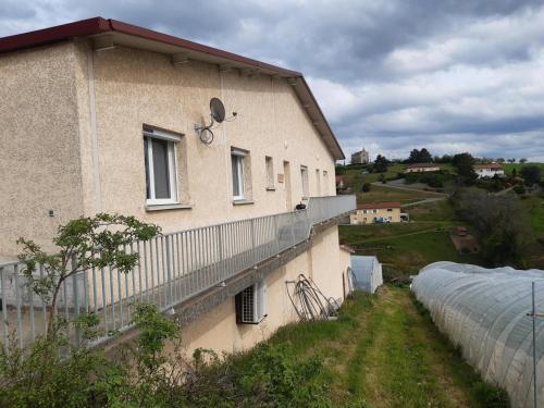 Gîte Saint-Romain-en-Jarez, 3 pièces, 6 personnes - FR-1-496-286