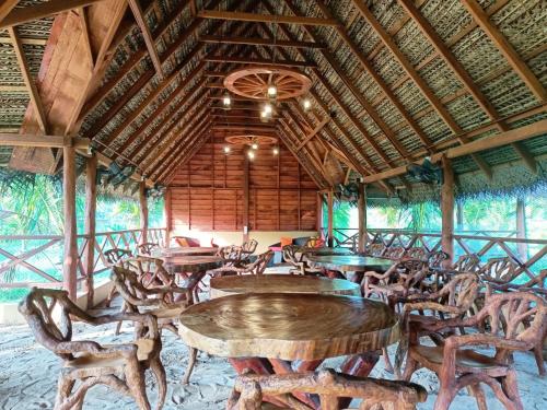 مطعم, The Tottam Beach Hotel - Trincomalee in ترينكومالي