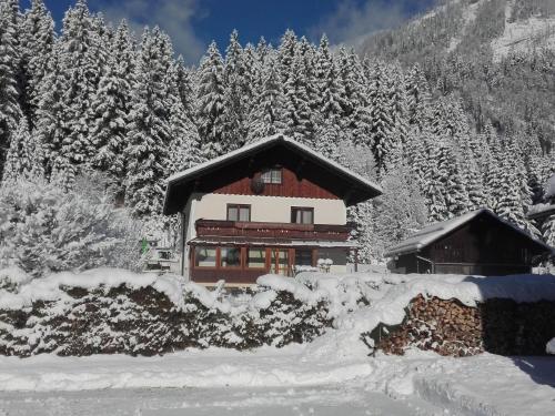  Charming holiday home in Gosau, Unterkunft in Gosau