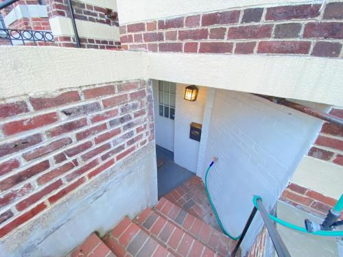 Renovated English Basement 2bdrm Home near METRO - image 3