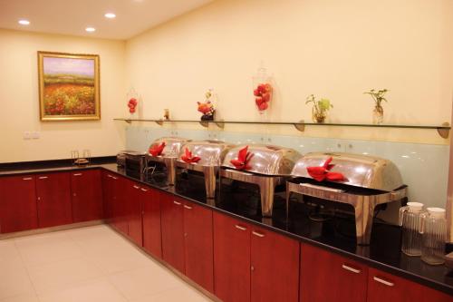Hanting Hotel Wuhan Tai bei Road Hanting Express Wuhan Tai bei Road is perfectly located for both business and leisure guests in Wuhan. Both business travelers and tourists can enjoy the propertys facilities and services. Facilities