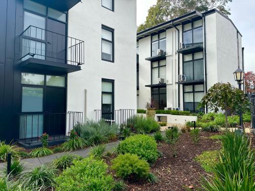 Kert, The Osmond Motel & Apartments in Fullarton