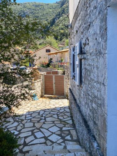 Skats, Julia's House in Mikros Gialos