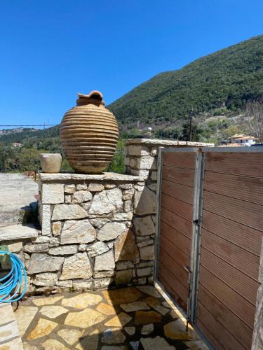 Skats, Julia's House in Mikros Gialos