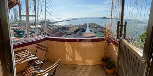 Balcony/terrace, Seaview Sriracha Hotel near Koh Loi Pier