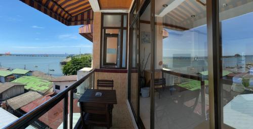 Balcony/terrace, Seaview Sriracha Hotel near Koh Loi Pier