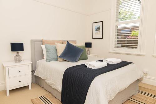 Sweet Summer Spacious Cottage in CBD Cook Park