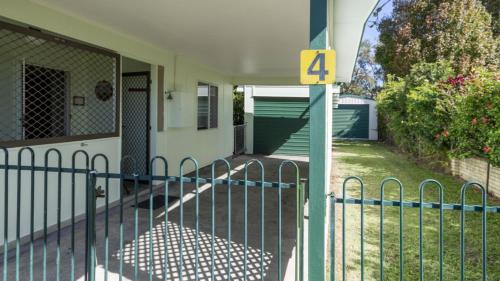 Lowset, pet friendly cottage - Sunset Ave, Bongaree, Bellara (photo 9)