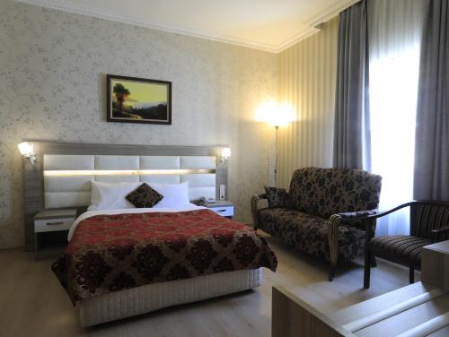 Nil Hotel Room Type - Standard Queen Room