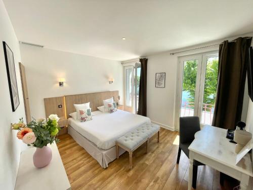 Hotel Les Deux Coteaux in Tain-l'Hermitage