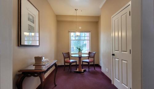 Butterfly Grove Inn 3