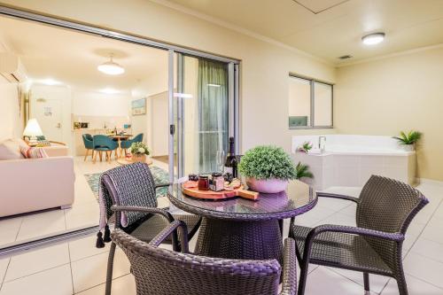 ระเบียง/ชานเรือน, 1770 ลากูนส์ เซ็นทรัล อพาร์ตเมนต์ รีสอร์ต (1770 Lagoons Central Apartment Resort) in แอกเนส วอเตอร์