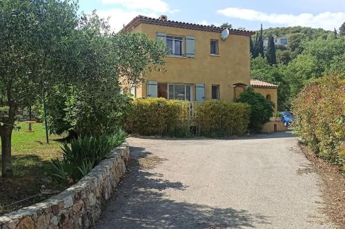 Maison familiale au calme - Location, gîte - Carros