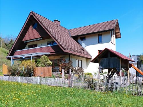 B&B Oberharmersbach - Ferienwohnung Wiesenblick - Bed and Breakfast Oberharmersbach