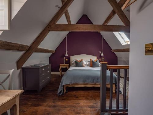 Beautiful grade 2 listed cotswold Stone Cottage in Bledington